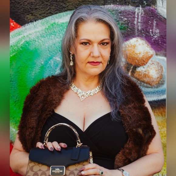 Meet your Posher, Angelina (Gigi🦁) - Picture 1 of 7